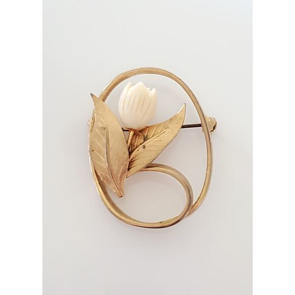 Vintage Gold Tone Faux Ivory Tulip Flowers Oval Brooch Pin - Picture 1 of 5